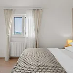 Seaview Ana - A Luxurious Escape Featuring A Private Pool, 6 Bedrooms, Zone, And Just 450m From The *