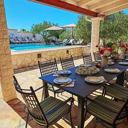 别墅 Seaview Ana - A Luxurious Escape Featuring A Private Pool, 6 Bedrooms, Zone, And Just 450m From The Ražanj