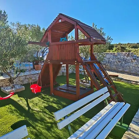 Seaview Ana - A Luxurious Escape Featuring A Private Pool, 6 Bedrooms, Zone, And Just 450m From The Villa