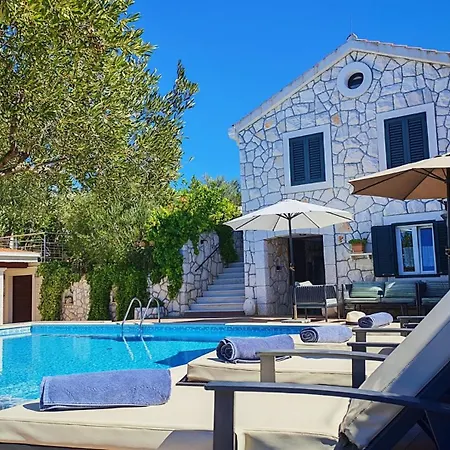 Seaview Ana - A Luxurious Escape Featuring A Private Pool, 6 Bedrooms, Zone, And Just 450m From The 别墅