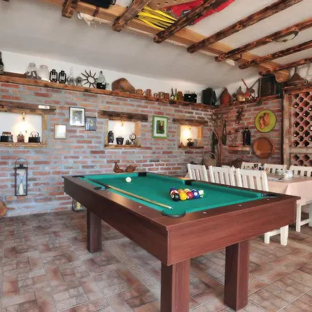 Seaview Ana - A Luxurious Escape Featuring A Private Pool, 6 Bedrooms, Zone, And Just 450m From The Ražanj