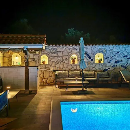 Seaview Ana - A Luxurious Escape Featuring A Private Pool, 6 Bedrooms, Zone, And Just 450m From The *