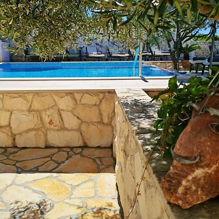 Seaview Ana - A Luxurious Escape Featuring A Private Pool, 6 Bedrooms, Zone, And Just 450m From The Villa
