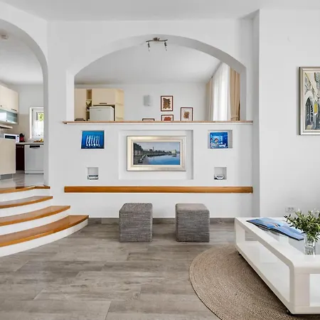 Seaview Ana - A Luxurious Escape Featuring A Private Pool, 6 Bedrooms, Zone, And Just 450m From The