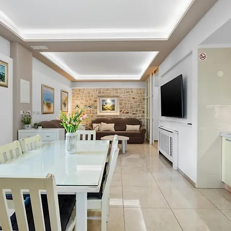 Seaview Ana - A Luxurious Escape Featuring A Private Pool, 6 Bedrooms, Zone, And Just 450m From The