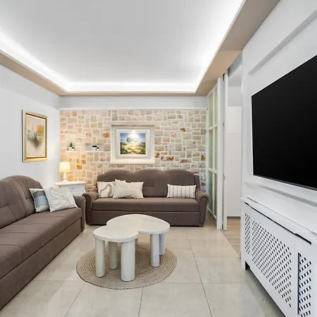 Villa Seaview Ana - A Luxurious Escape Featuring A Private Pool, 6 Bedrooms, Zone, And Just 450m From The *