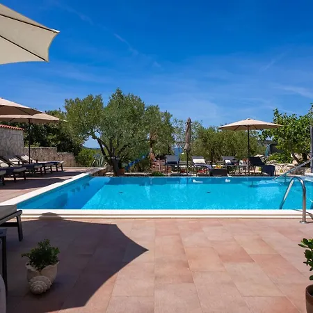 Seaview Ana - A Luxurious Escape Featuring A Private Pool, 6 Bedrooms, Zone, And Just 450m From The * Ražanj