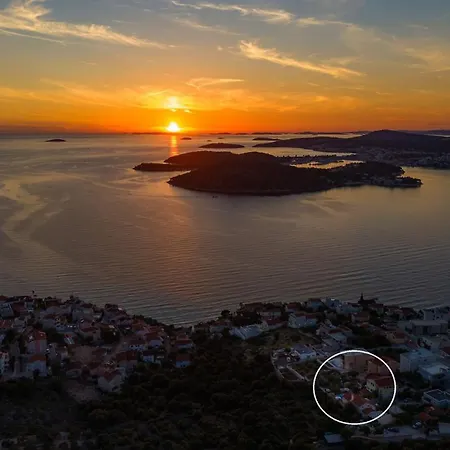 Villa Seaview Ana - A Luxurious Escape Featuring A Private Pool, 6 Bedrooms, Zone, And Just 450m From The Ražanj