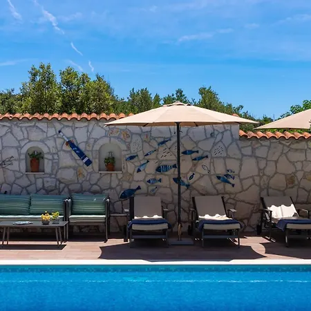Villa Seaview Ana - A Luxurious Escape Featuring A Private Pool, 6 Bedrooms, Zone, And Just 450m From The Ražanj