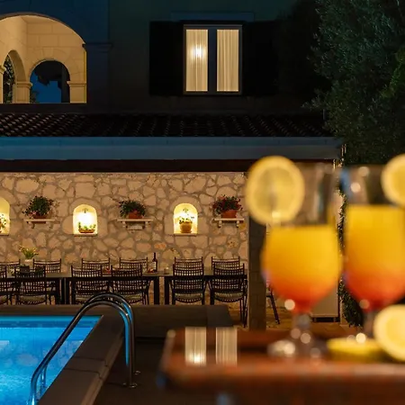 Seaview Ana - A Luxurious Escape Featuring A Private Pool, 6 Bedrooms, Zone, And Just 450m From The