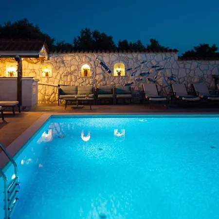 Villa Seaview Ana - A Luxurious Escape Featuring A Private Pool, 6 Bedrooms, Zone, And Just 450m From The