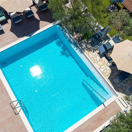 Seaview Ana - A Luxurious Escape Featuring A Private Pool, 6 Bedrooms, Zone, And Just 450m From The Ražanj