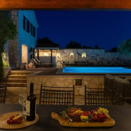 Seaview Ana - A Luxurious Escape Featuring A Private Pool, 6 Bedrooms, Zone, And Just 450m From The