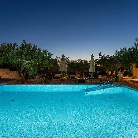 Villa Seaview Ana - A Luxurious Escape Featuring A Private Pool, 6 Bedrooms, Zone, And Just 450m From The *