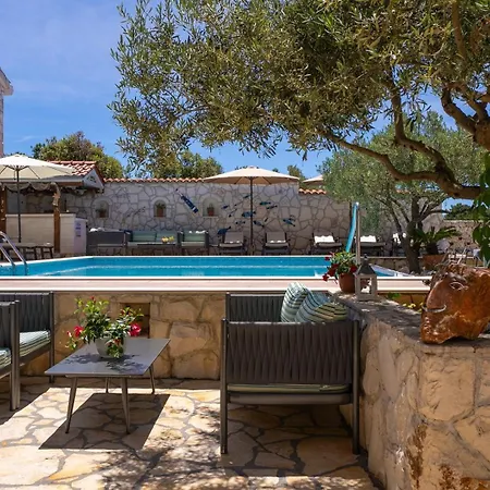 Seaview Ana - A Luxurious Escape Featuring A Private Pool, 6 Bedrooms, Zone, And Just 450m From The * Ražanj