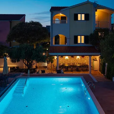Villa Seaview Ana - A Luxurious Escape Featuring A Private Pool, 6 Bedrooms, Zone, And Just 450m From The *