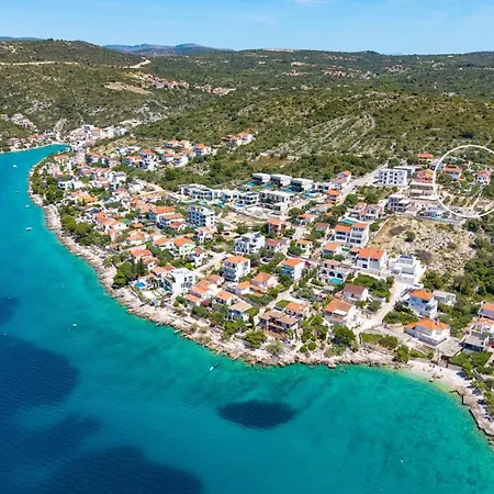 Villa Seaview Ana - A Luxurious Escape Featuring A Private Pool, 6 Bedrooms, Zone, And Just 450m From The Ražanj