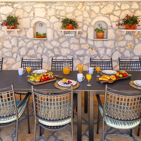 Seaview Ana - A Luxurious Escape Featuring A Private Pool, 6 Bedrooms, Zone, And Just 450m From The Ražanj