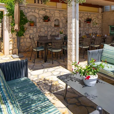 Villa Seaview Ana - A Luxurious Escape Featuring A Private Pool, 6 Bedrooms, Zone, And Just 450m From The *