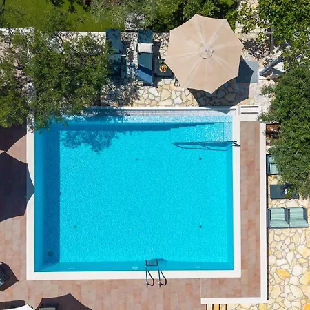 Seaview Ana - A Luxurious Escape Featuring A Private Pool, 6 Bedrooms, Zone, And Just 450m From The Ražanj