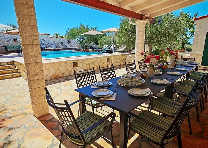 Villa Seaview Ana - A Luxurious Escape Featuring A Private Pool, 6 Bedrooms, Zone, And Just 450m From The Ražanj