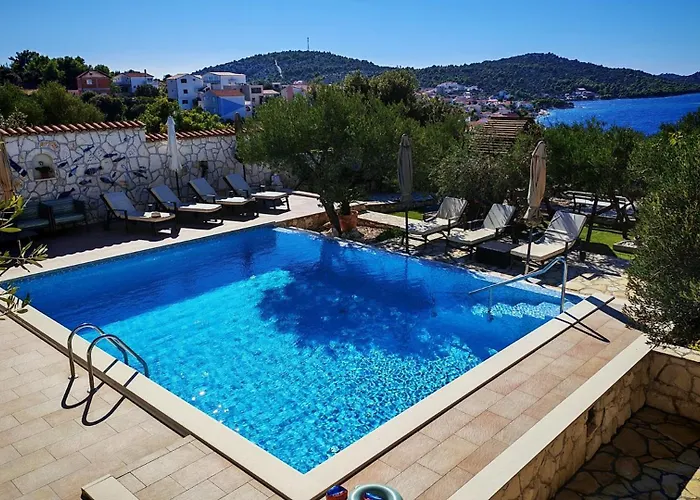 Seaview Ana - A Luxurious Escape Featuring A Private Pool, 6 Bedrooms, Zone, And Just 450m From The Villa Ražanj