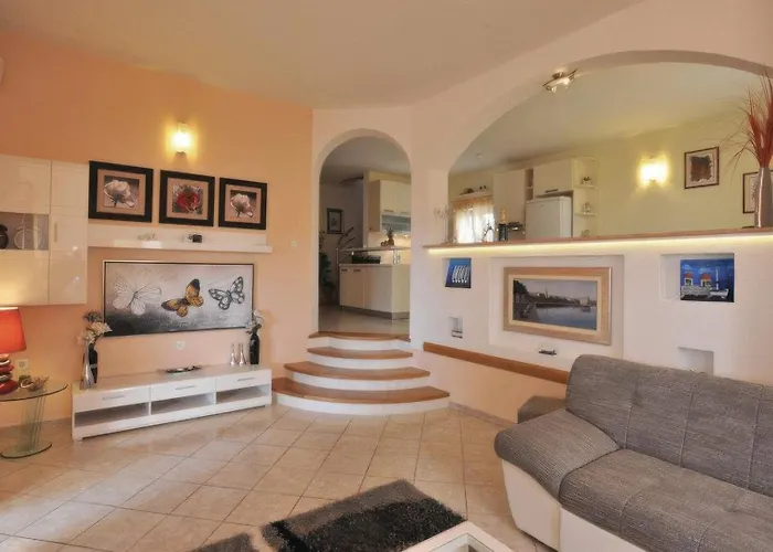 Seaview Ana - A Luxurious Escape Featuring A Private Pool, 6 Bedrooms, Zone, And Just 450m From The Villa *