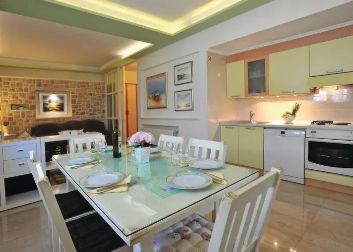 Seaview Ana - A Luxurious Escape Featuring A Private Pool, 6 Bedrooms, Zone, And Just 450m From The