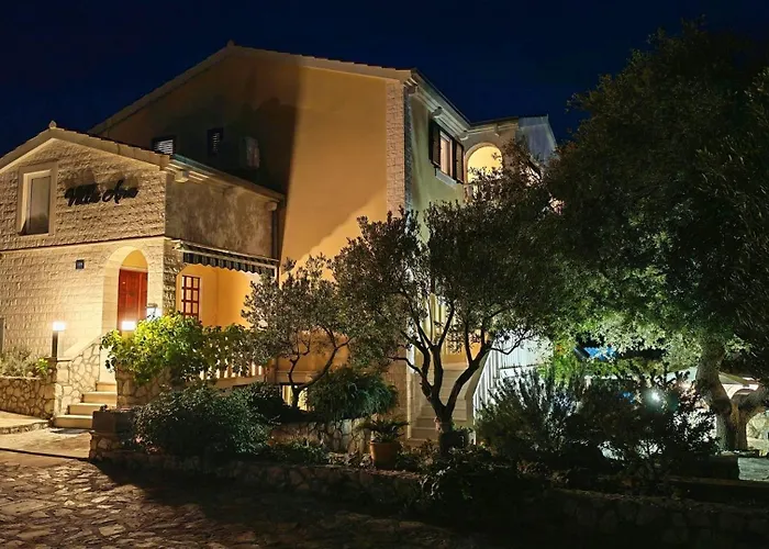 Villa Seaview Ana - A Luxurious Escape Featuring A Private Pool, 6 Bedrooms, Zone, And Just 450m From The Ražanj