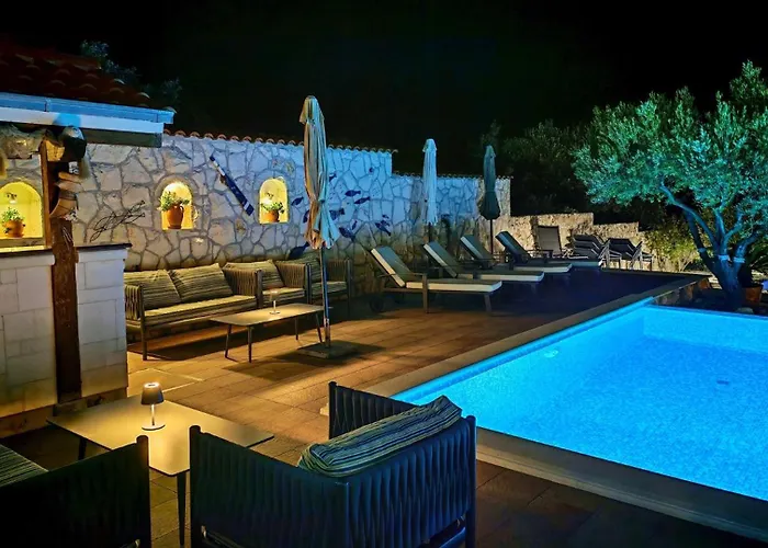 Villa Seaview Ana - A Luxurious Escape Featuring A Private Pool, 6 Bedrooms, Zone, And Just 450m From The