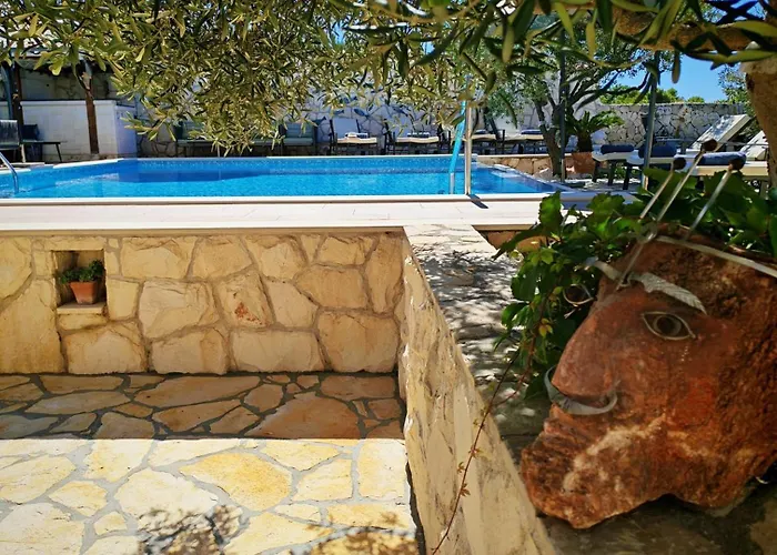 Seaview Ana - A Luxurious Escape Featuring A Private Pool, 6 Bedrooms, Zone, And Just 450m From The Villa